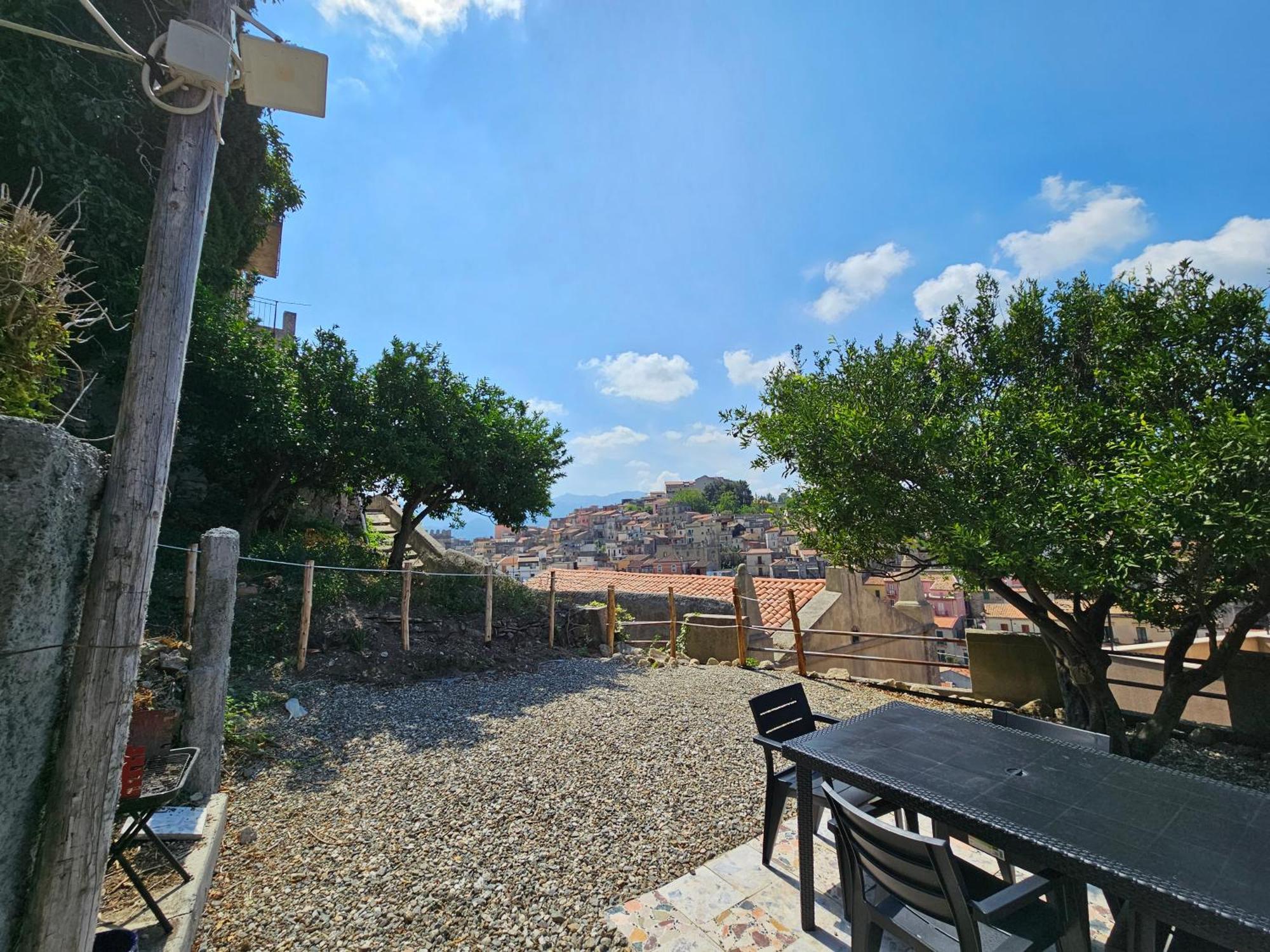 Portaterra - Spaziosa Casa Con Bella Vista E Giardino Monforte San Giorgio Exterior foto